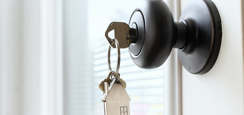 Bifold Door Knob Replacement in Manhattan Beach, California