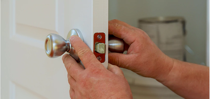 AAA Locksmiths For lock Replacement in Manhattan Beach, California